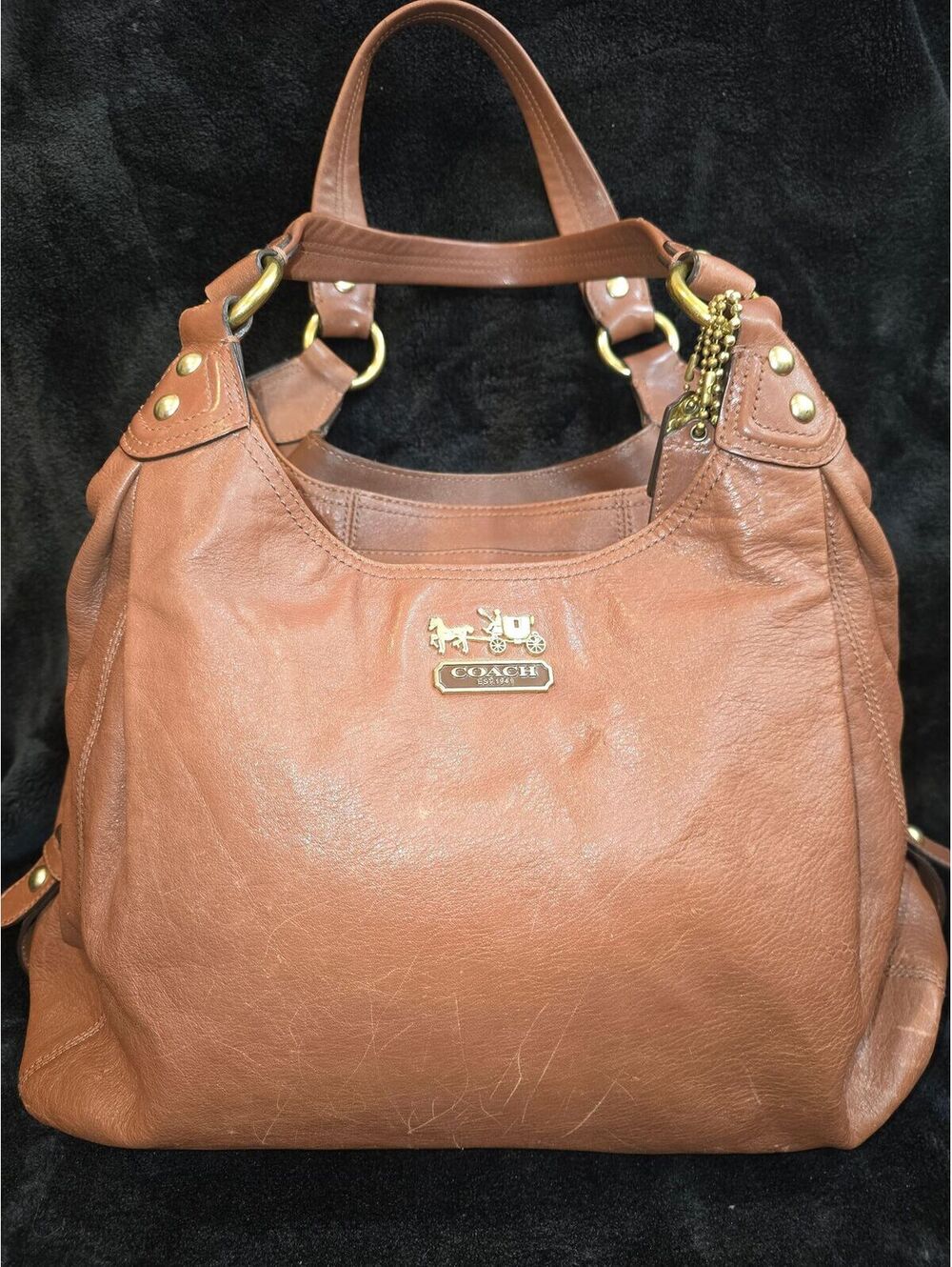44. 2010 Coach Madison Maggie Hobo Shoulder Bag
